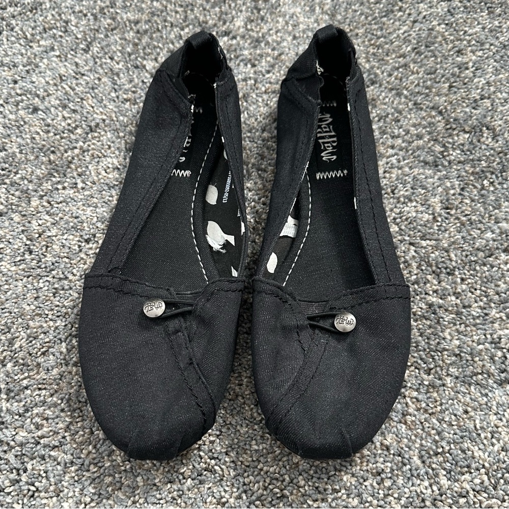UGC women’s Maj Pow Black Denim slip on shoes. Size 7
